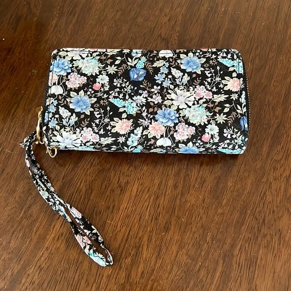 Floral Wallet - Picture 2 of 4